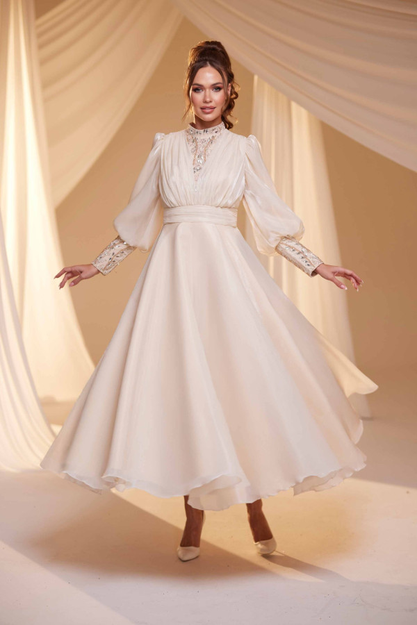 Hera Abiye-Ekru Hera Abiye-Ekru