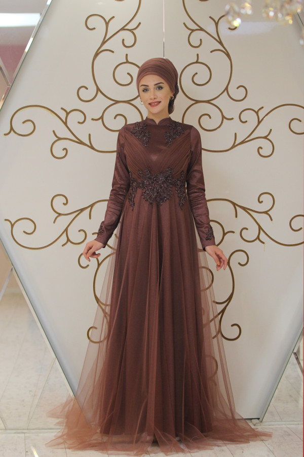 Gamze Ozkul - Abaya
