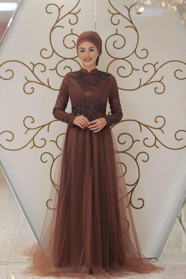 Gamze Ozkul - Abaya