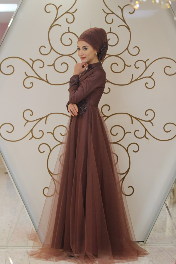 Gamze Ozkul - Abaya