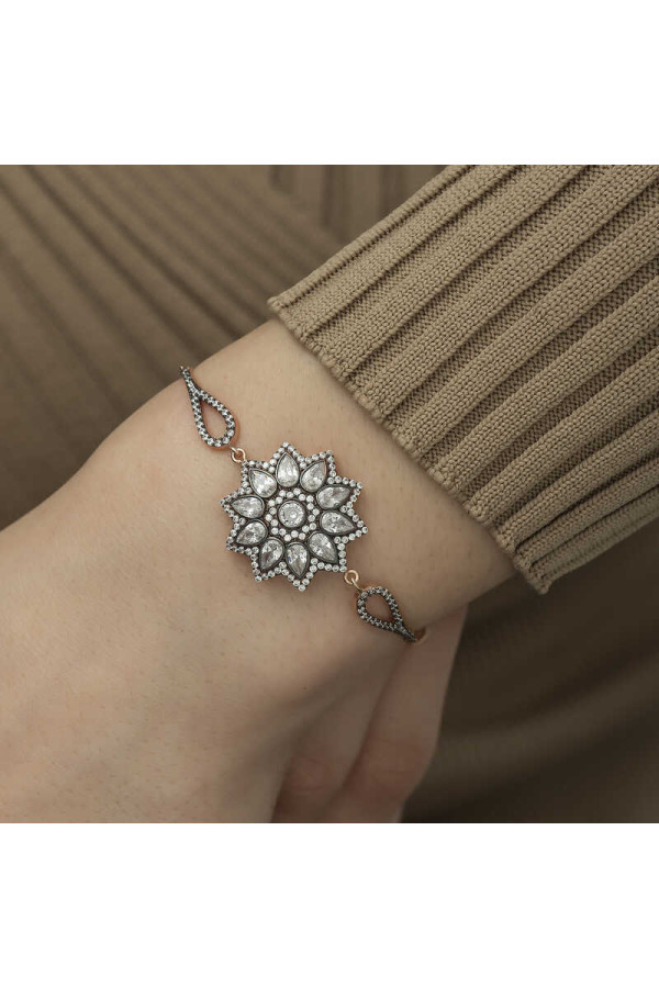 ​Gümüş Rose Çiçek Desenli Elmas Montür Bileklik