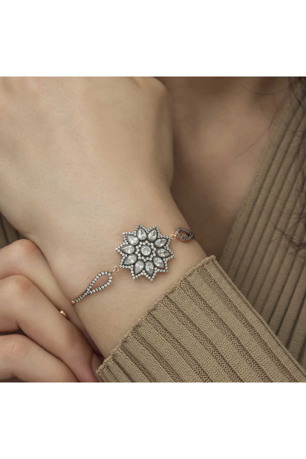 ​Gümüş Rose Çiçek Desenli Elmas Montür Bileklik