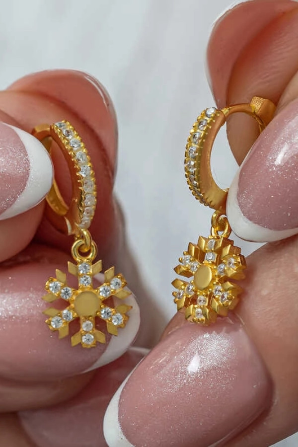 Gümüş Sallantılı Gold Kar Tanesi Kadın Küpe