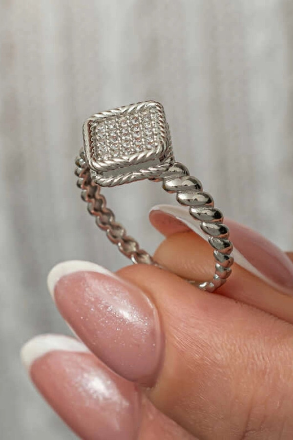 Gümüş Kare Zirkon Taşlı Kadın Yüzük
