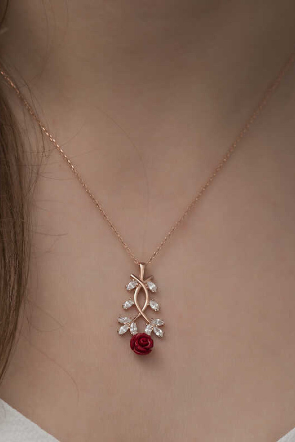 ​Gümüş Rose Kırmızı Gül Kolye