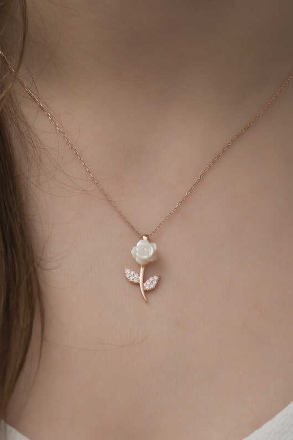 Gümüş Rose Beyaz Gül Kolye