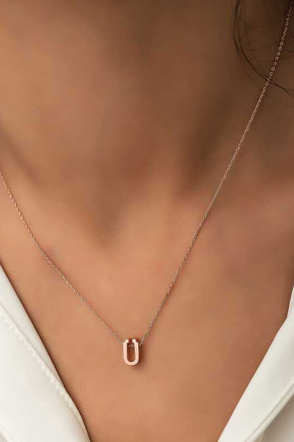 Gümüş Rose 3 Boyutlu Ü Harf Bayan Kolye