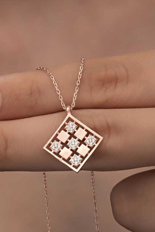 Gümüş Rose Dörtgen Zirkon Taşlı Kadın Kolye