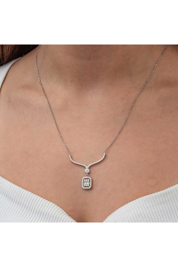 Gümüş Baget Taşlı Gerdanlık Model Kadın Kolye