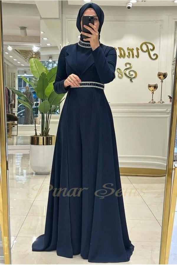 Melinda Tulum-Lacivert