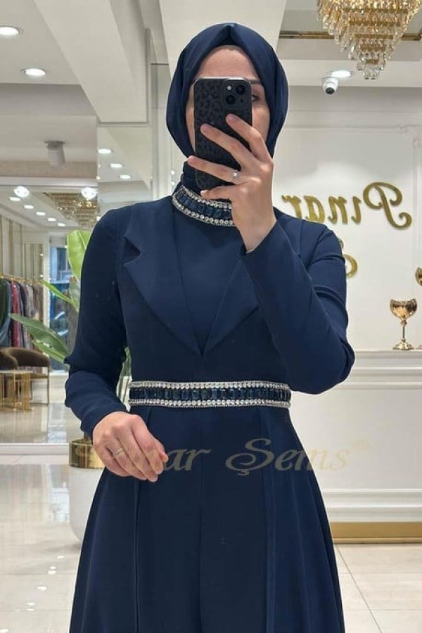 Melinda Tulum-Lacivert