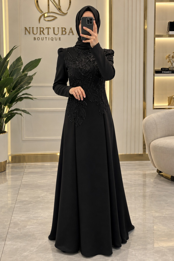 Eylül Abiye Siyah