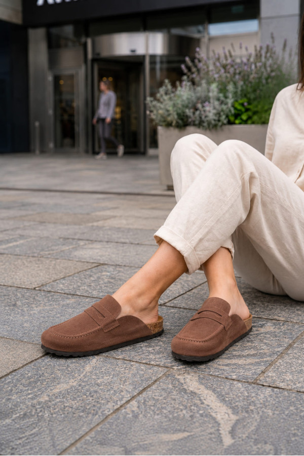 LUVRA Bağcıksız Hakiki Süet Deri Kadın Günlük Mantar Taban Loafer Klasik Ayakkabı - Kahve LUVRA Bağcıksız Hakiki Süet Deri Kadın Günlük Mantar Taban Loafer Klasik Ayakkabı - Kahve